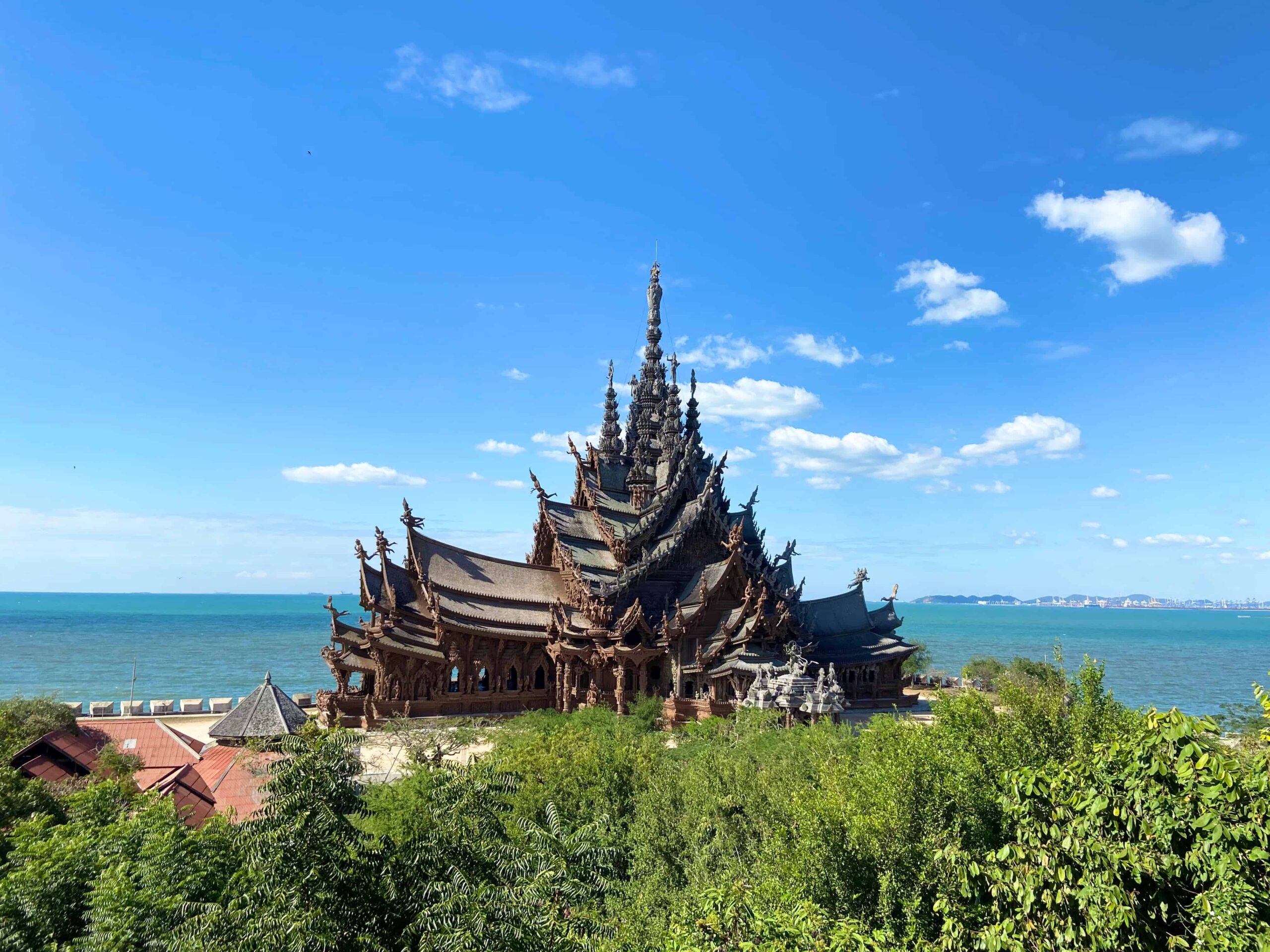 【サンクチュアリー・オブ・トゥルース】タイのパタヤで訪れるべき観光スポット！
